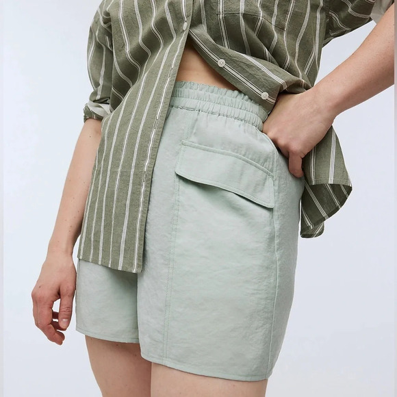 Madewell Pull-On Cargo Shorts in Soft-drape Size Medium